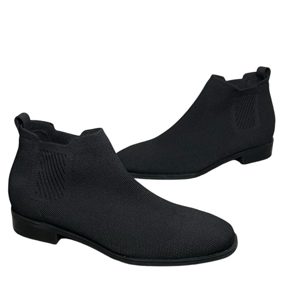 Vivaia Square Toe Water Resistant Black Chelsea Boot NWT size 8 - Picture 1 of 9